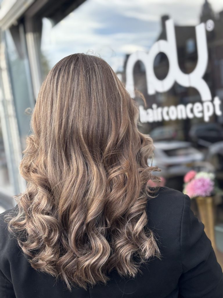 Donkere basis met subtiele highlights