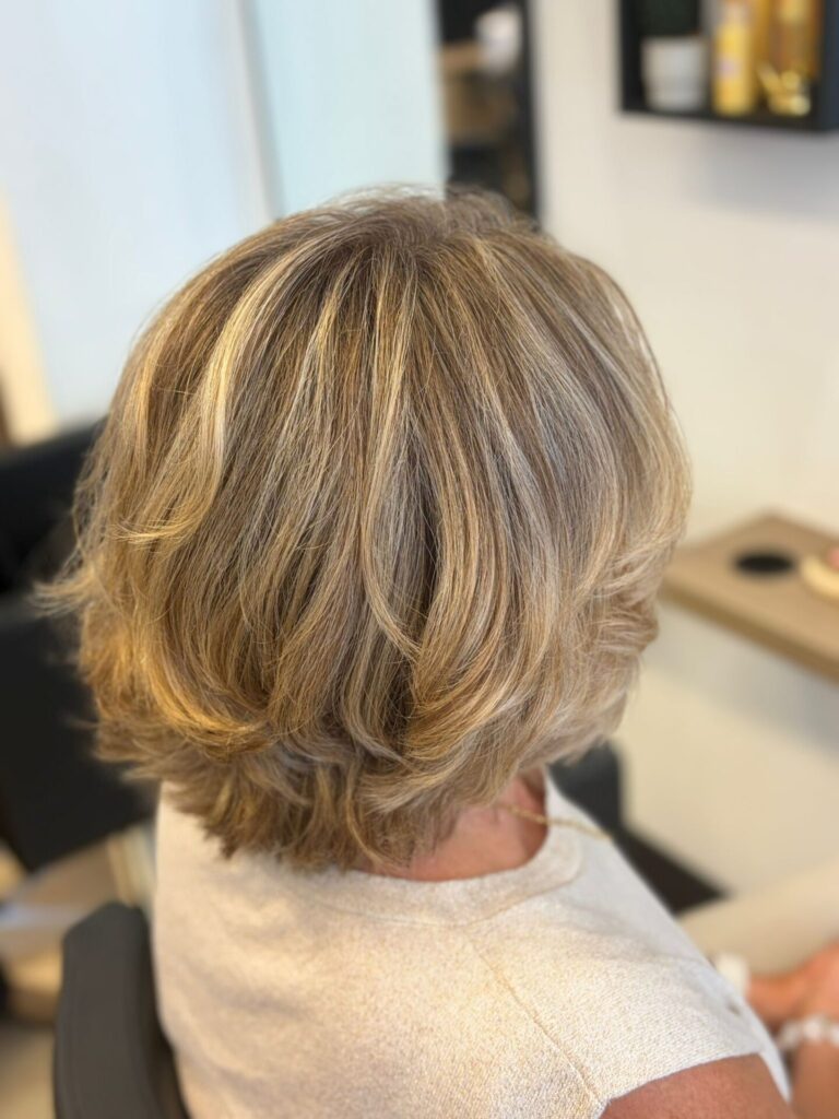 Dame knippen en kleuren